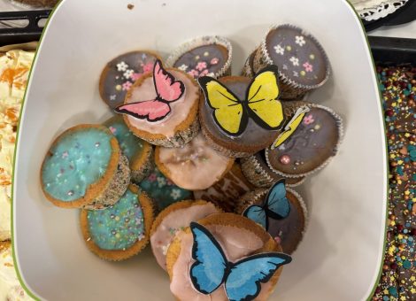 Bunte und dekorative Muffins konnten am Stand des Fördervereins gekostet werden.
